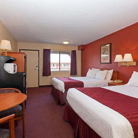 America'S Best Value Inn & Suites Bakersfield Central Eksteriør billede