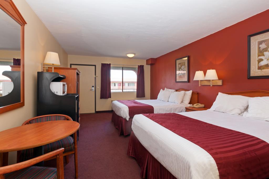 America'S Best Value Inn & Suites Bakersfield Central Eksteriør billede