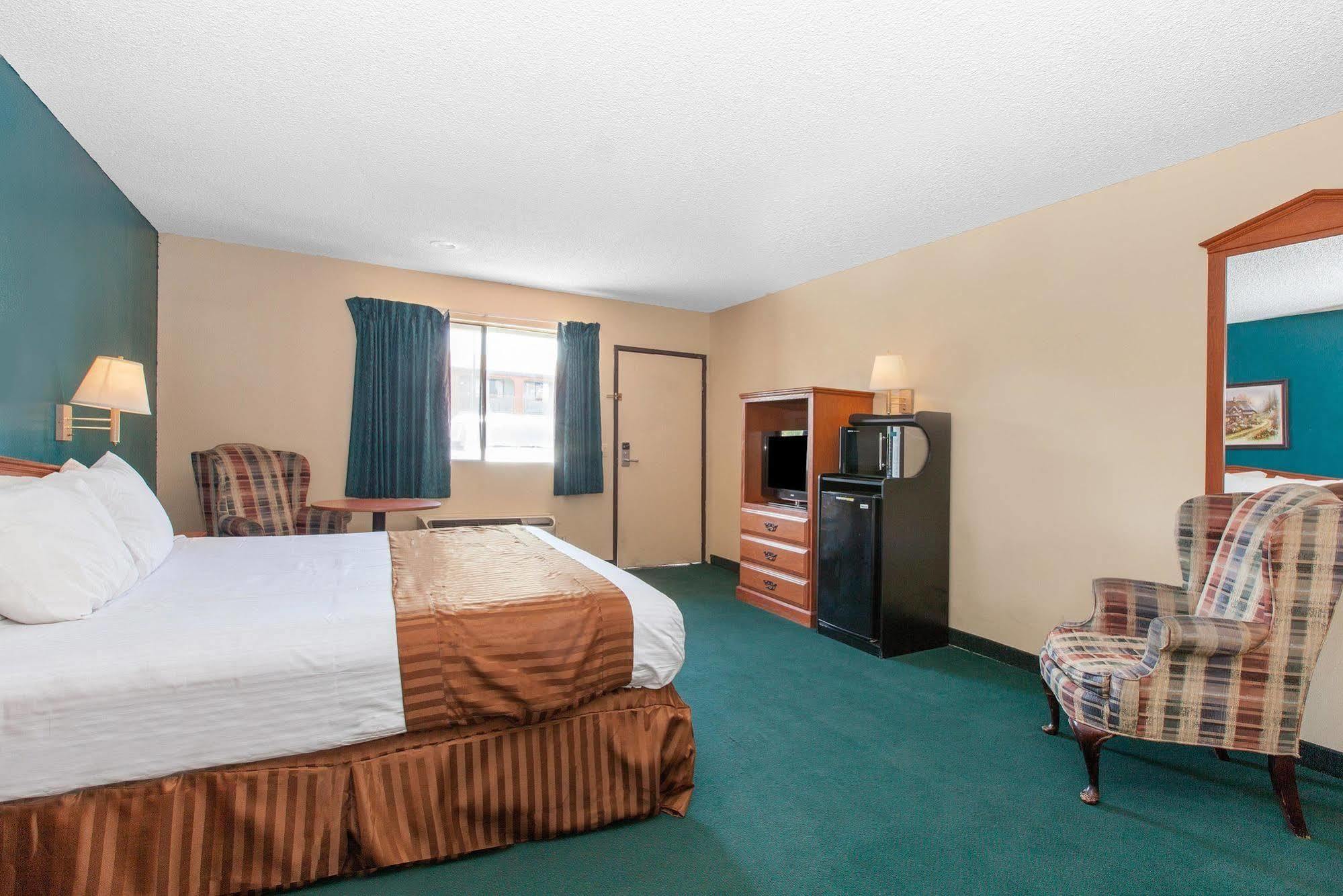America'S Best Value Inn & Suites Bakersfield Central Eksteriør billede