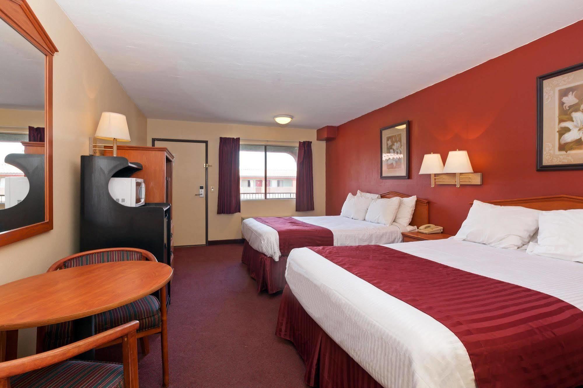 America'S Best Value Inn & Suites Bakersfield Central Eksteriør billede